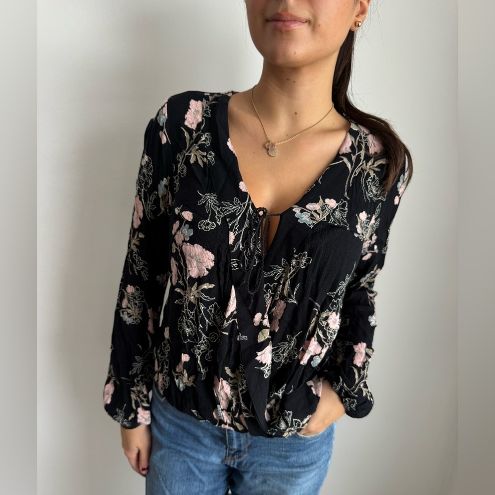Mossimo Supply Co. Black Floral Tie-Front V-Neck Blouse with Pink Accents